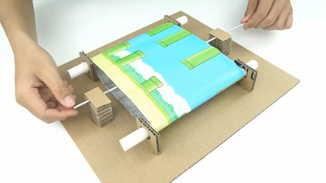 用纸板制作游戏主机
