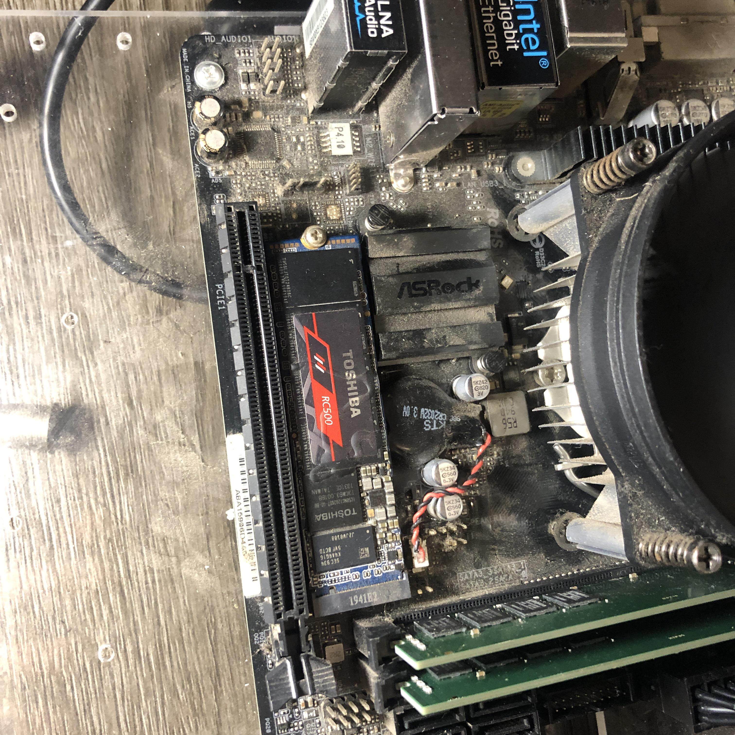 电脑主机可以被晒吗