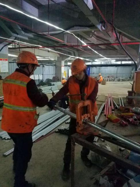 消防喷淋突爆会向主机反馈信号吗
