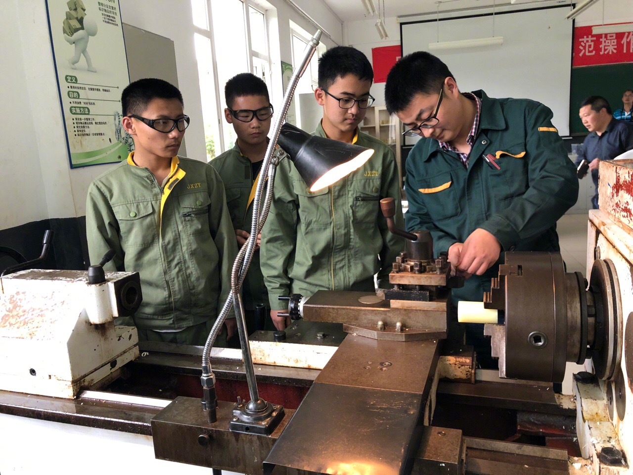 中专毕业证有备案表吗