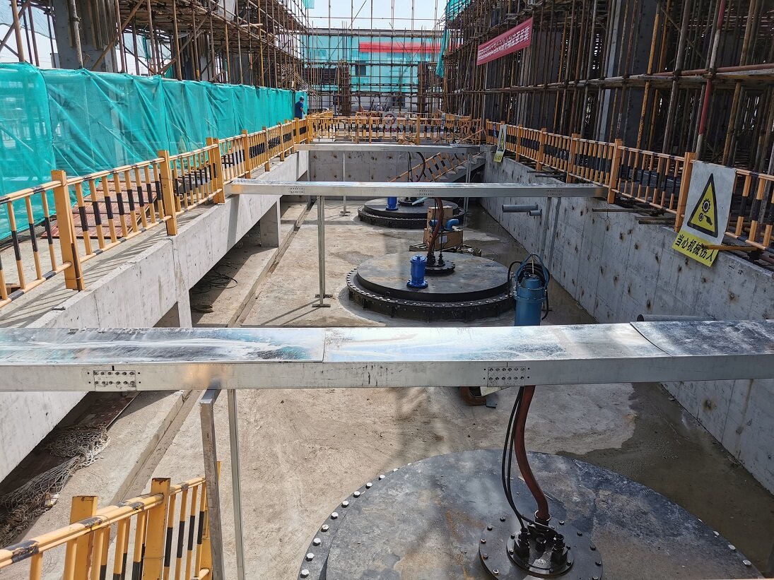 立式轴流泵泵站主机布置