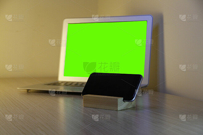 碰到电脑主机后电脑绿屏